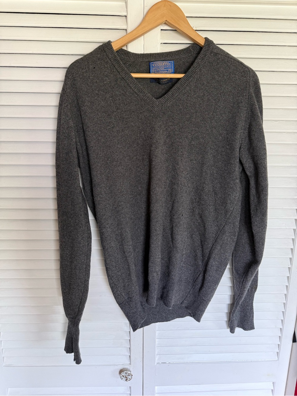 Pendleton Cashmere Wool Men's V-Neck Sweater - Gray